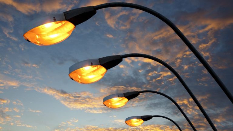 In preparation for the 2030 World Cup, the authorities decide to modernize public lighting lamps in Tangier