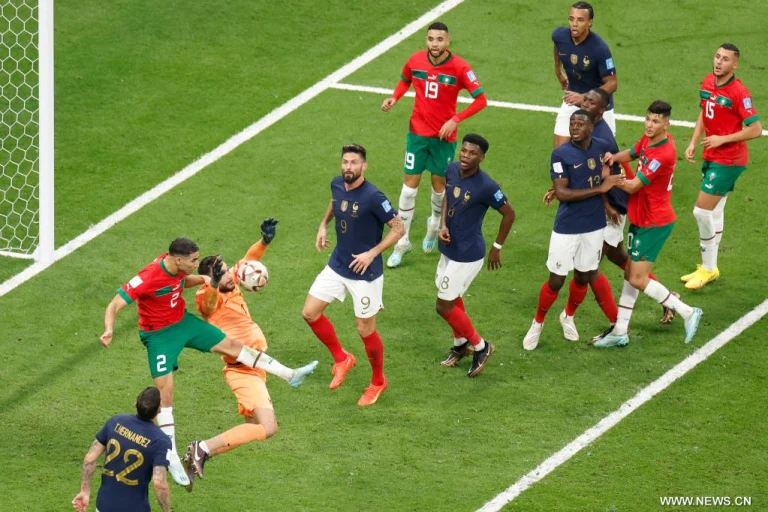 Macron discusses the semi-final of the World Cup in Qatar and praises Moroccan players from French clubs