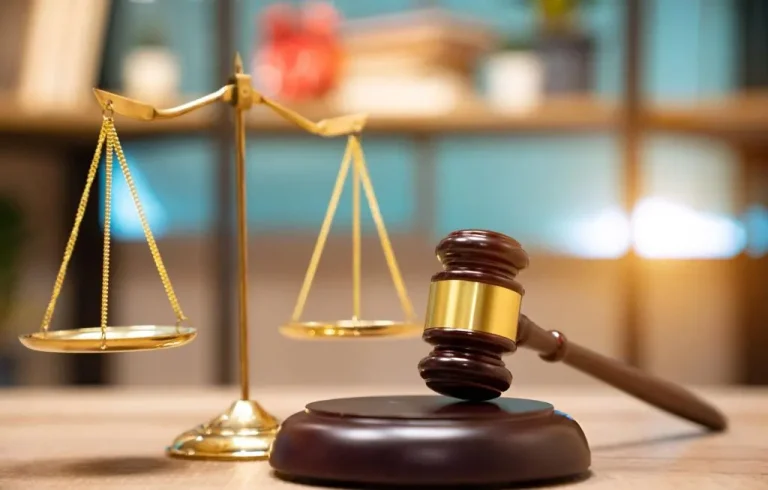 Oujda: A notary sentenced to two years in prison for fraud and breach of trust