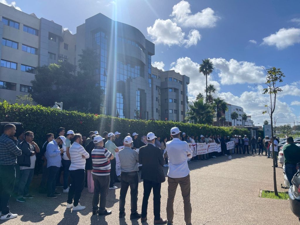 Professional Association of Accountants protests exclusion and demands inclusion of all accountants