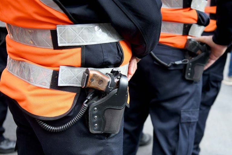 Rabat.. A police officer commits suicide with his working weapon inside his car, and security forces open an investigation