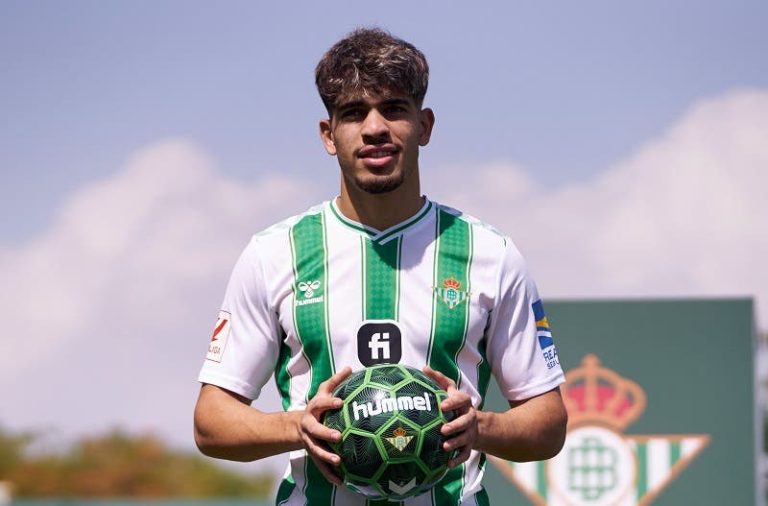 Real Betis officially announces the renewal of Al-Zalzouli's contract until 2029
