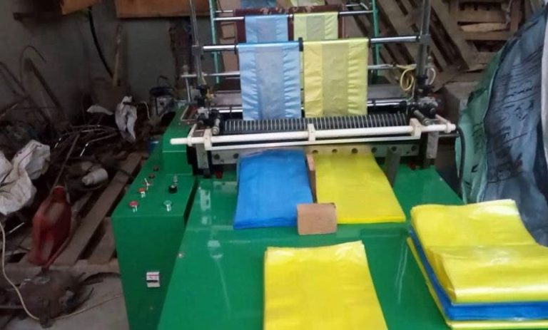 Des usines secrètes de fabrication de plastique envahissent la banlieue d'Al-Bayda et mobilisent les autorités