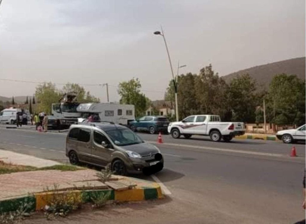 Tafogalt: Drilling truck loses control and collides with cars