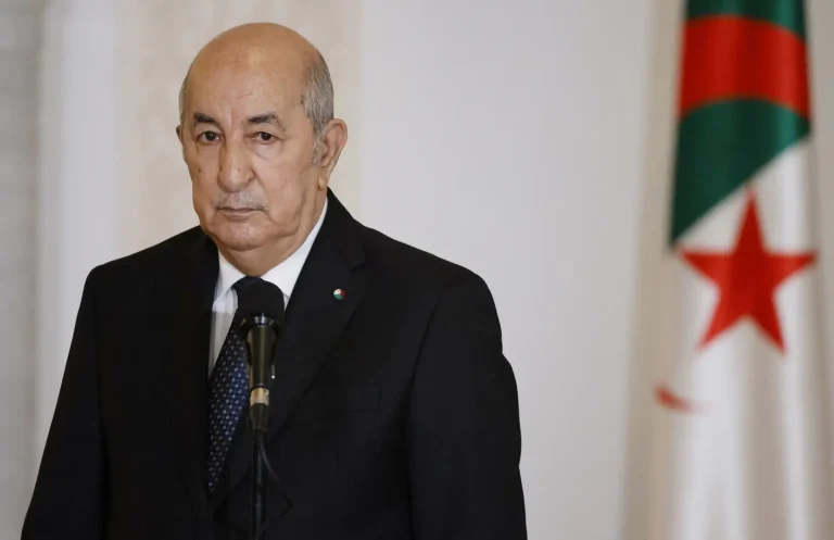 The Algerian regime is in crisis. Oil and gas revenues have fallen to historic lows.