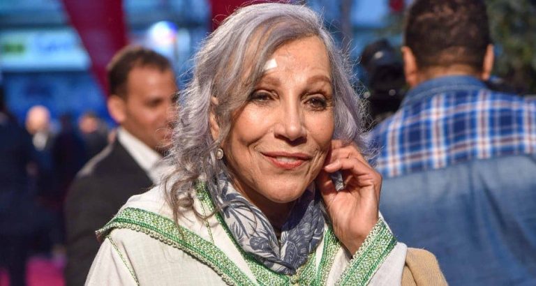 The King presents his condolences to the family of the artist Naima Al-Mashriqi