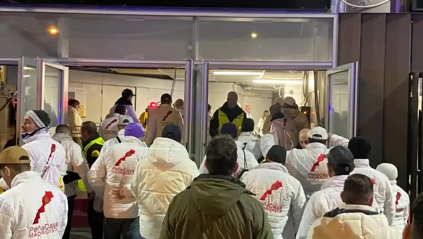 The Peña Casa Madridista Association defends the Moroccan Sahara at the Real Madrid Stadium