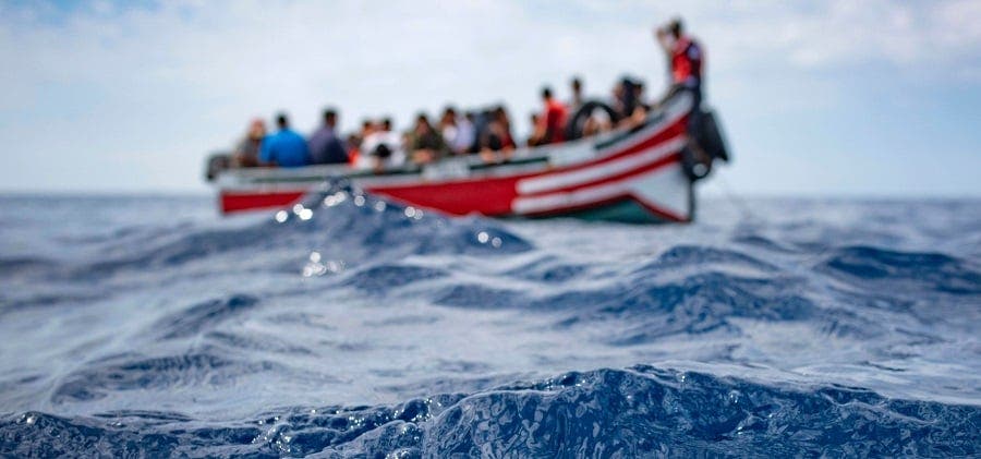 The Royal Navy rescues 38 illegal immigrants off the coast of Dakhla