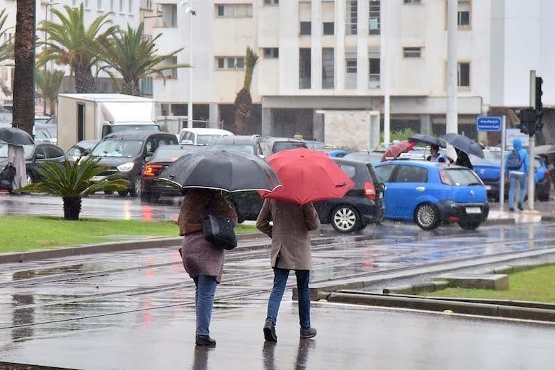 Warning Bulletin: Thunderstorms with strong winds in several areas
