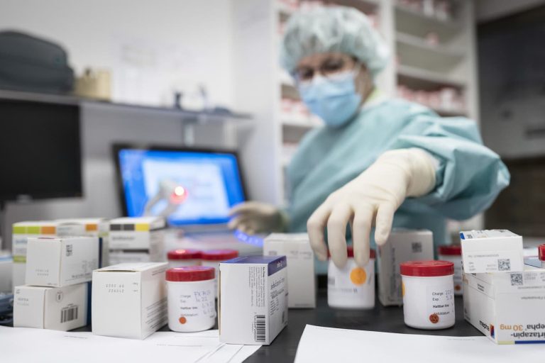 Al-Tahrawi: “We are working on manufacturing generic medicines to avoid disruption of original medicines from abroad. »