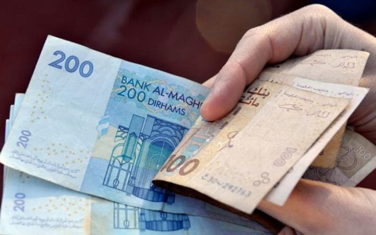 An increase of 1,000 dirhams in the salaries of workers and employees of independent water distribution agencies and regional companies