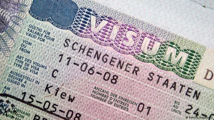 Exige que les Marocains puissent récupérer les frais des demandes Schengen rejetées
