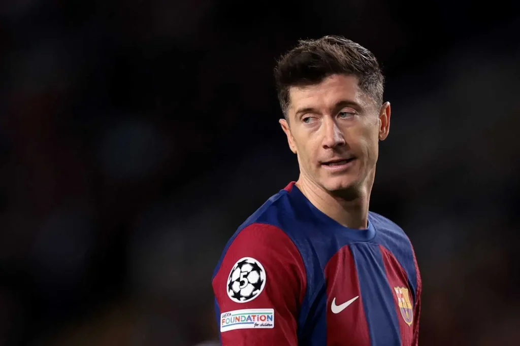 Floods in Spain… Heavy rain floods Lewandowski's house in Barcelona