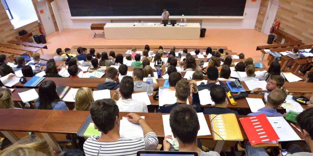 Moroccan students in Belgium face a reality that threatens their academic career