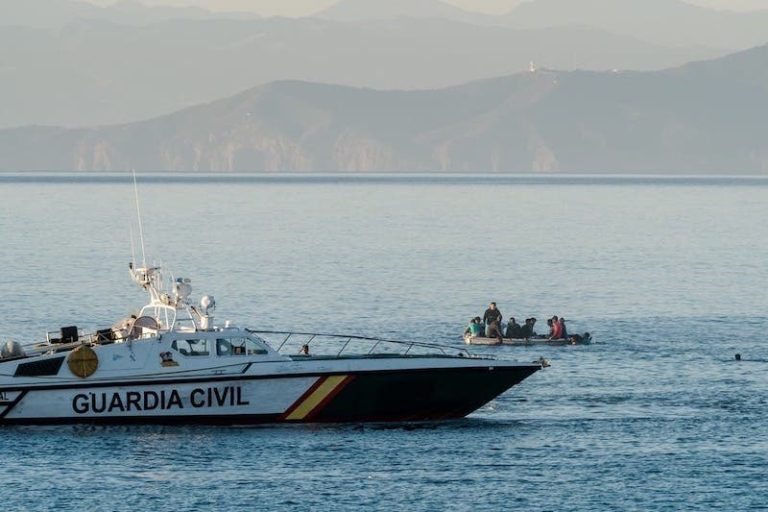 Spanish Civil Guard arrests two Moroccan fishermen off Ceuta