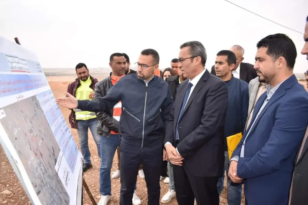 Taourirt province worker supervises field visit to important road projects and holds communication meeting with local authorities