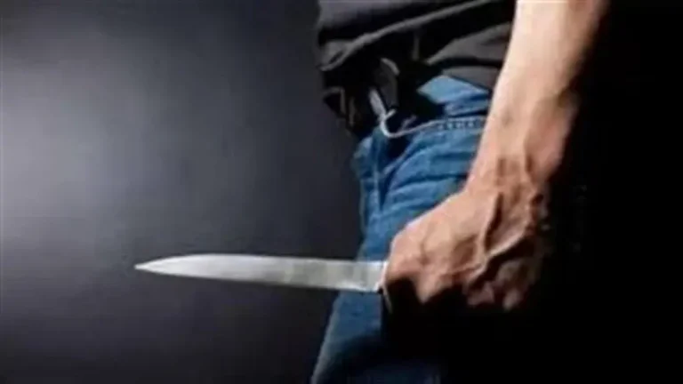 Taza.. A soldier is stabbed in the neck with a knife