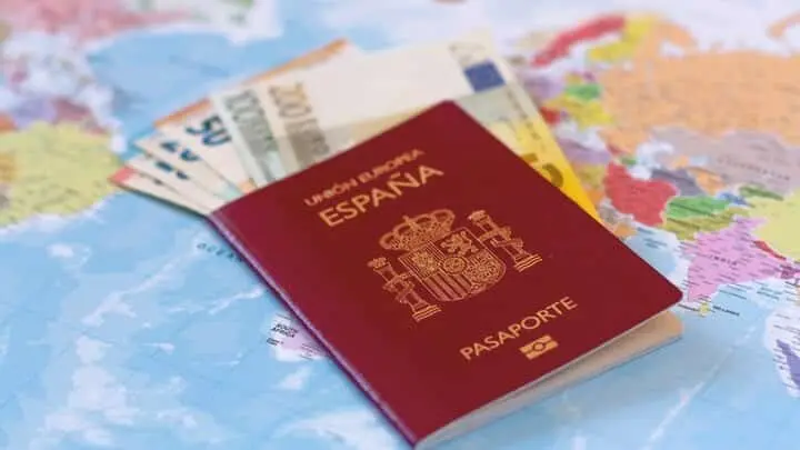 Le gouvernement espagnol décide de simplifier les procédures d'obtention des titres de séjour pour régulariser le statut des immigrés