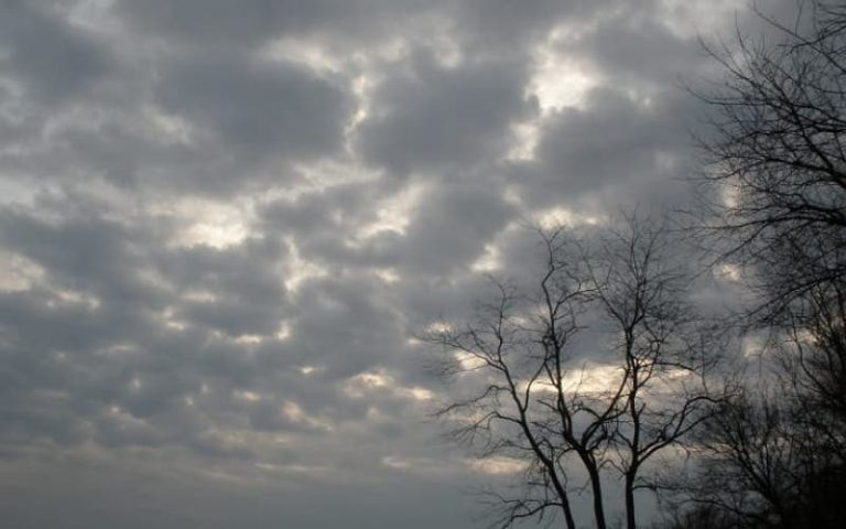Today's weather: cloudy skies and raindrops in these areas