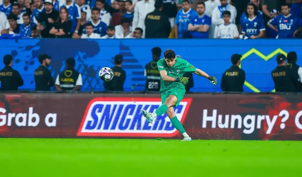 Yassine Bono receives praise from Al Hilal legend (video)