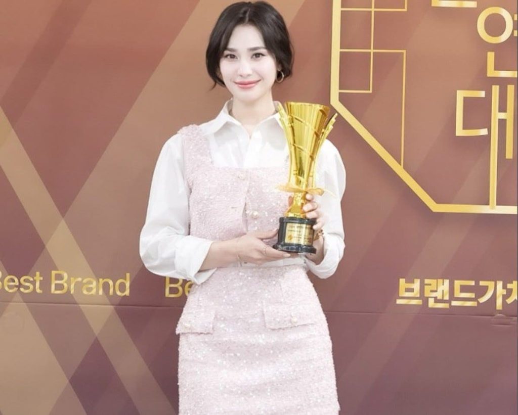 A Moroccan shines internationally by winning the “Best Celebrity” award in South Korea