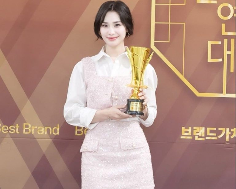 A Moroccan shines internationally by winning the “Best Celebrity” award in South Korea