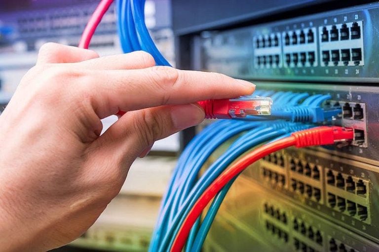 A parliamentarian pleads the difficulty of issuing digitized administrative documents due to the lack of Internet coverage