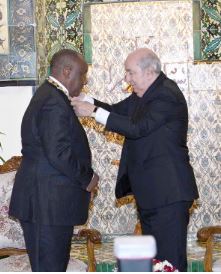 Pour des milliards de dollars algériens, Ramaphosa vend du rêve à Tebboune en l'invitant au Sommet du G20 prévu en 2025