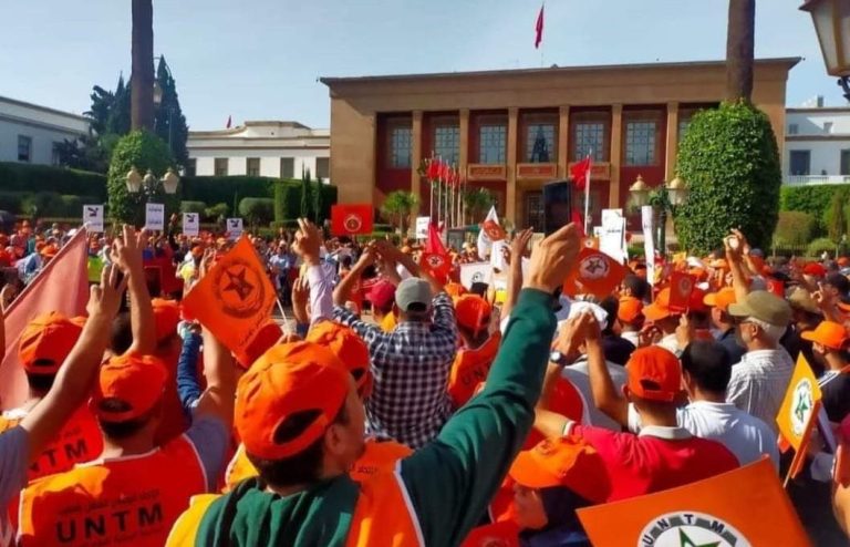 Government's questioning of strike bill leads unions to protest
