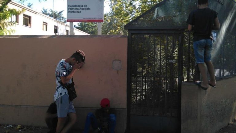 Madrid.. A Moroccan miner attacks a Spanish citizen with a glass bottle