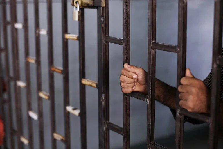Nador.. An education official and her two accomplices were imprisoned in an embezzlement case