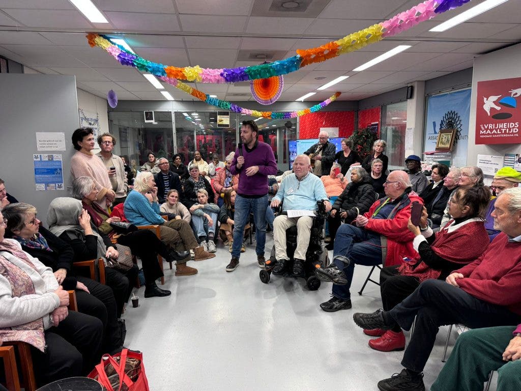 Peace banquet brings together religions to promote social coexistence in Amsterdam (video)