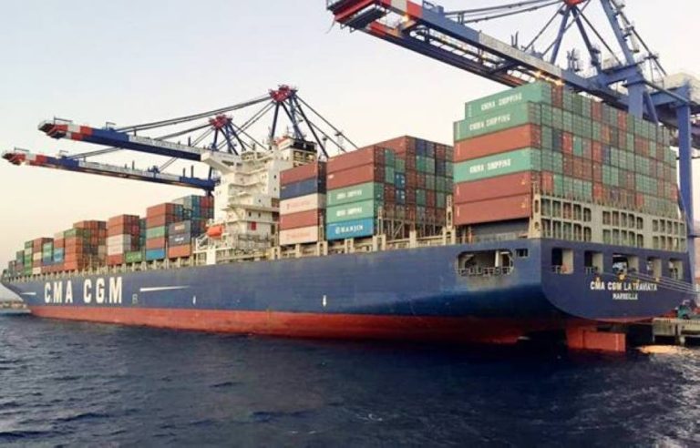Ship traffic in the Strait of Gibraltar has been interrupted due to poor weather conditions.