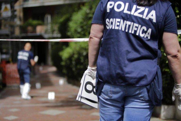 The body of a Moroccan miner abandoned on the main street alerts Italian security