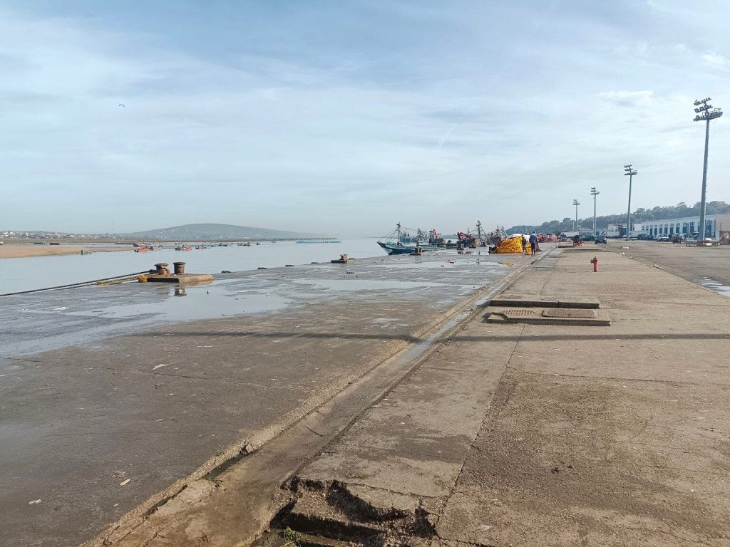 The port of Mahdia.. The suffering of sailors due to the absence of ladders and the demands of professionals to respond
