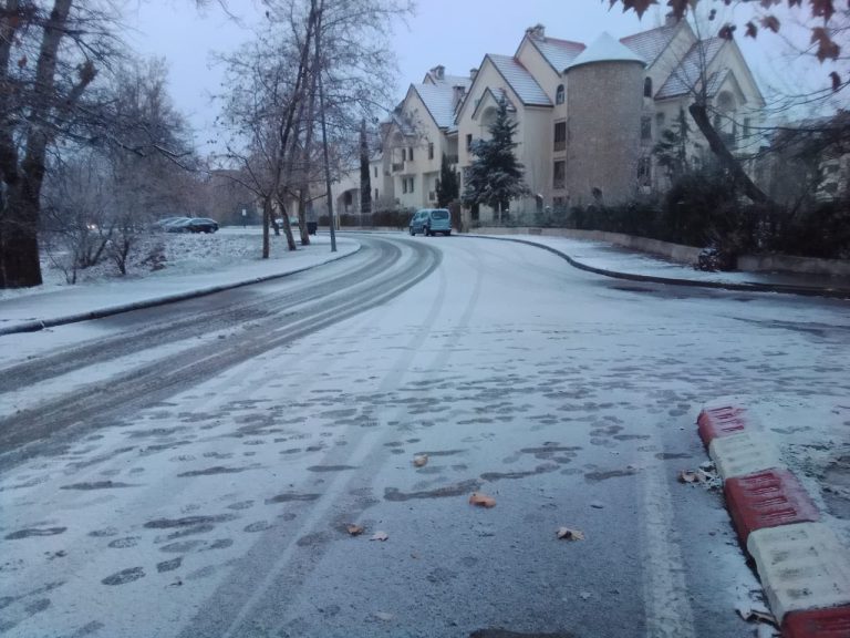 The city of Ifrane dresses in white again (photos)