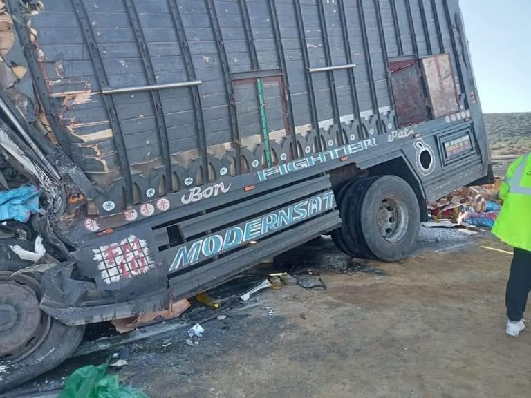 Khémisset…a fatal road accident on the highway, leaving 3 dead and 2 injured (photos)