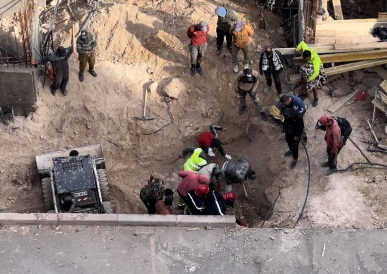 Al-Bayda.. A worker was killed following the partial collapse of a building under construction (photos)