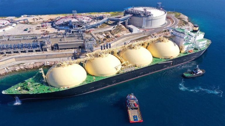 A colossal project. Morocco plans to build 3 gas import stations