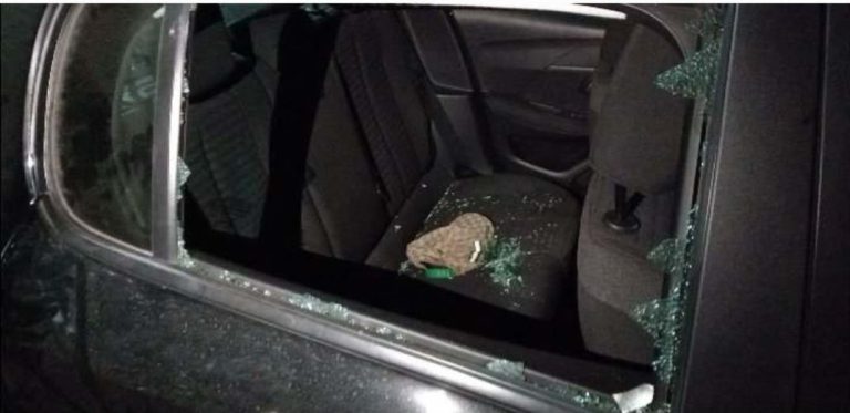A mentally ill person throws stones at five cars between Oujda Angad and Beni Drar airport