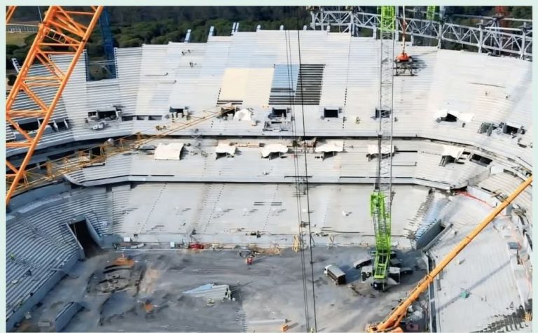 Acceleration of work to install the roof of the Rabat Stadium