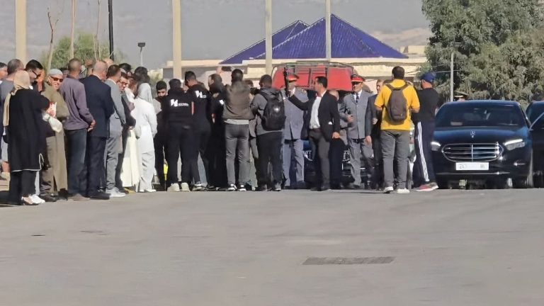 Agadir.. YouTuber “Al-Toujani” criticizes the large number of officials in the launch of the “Cement” project