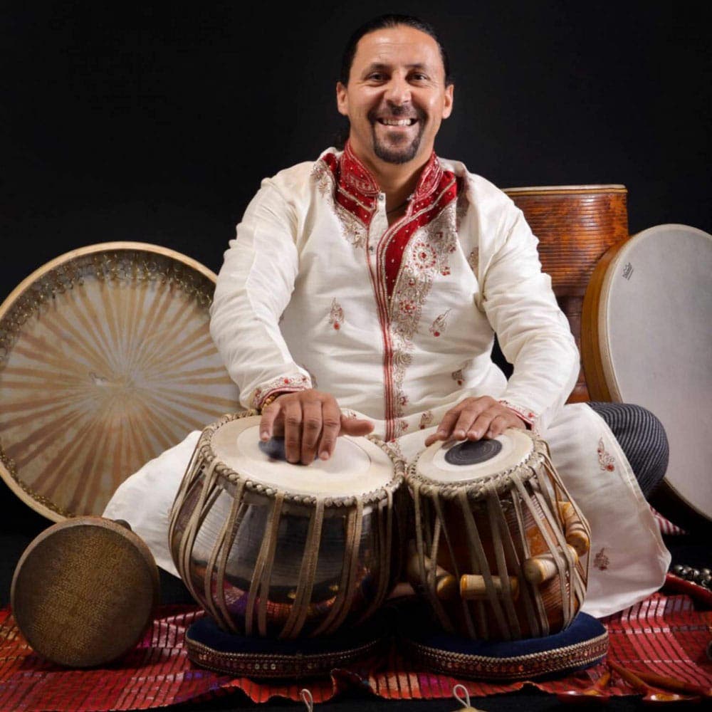 Al-Barkawi gives a major concert with the participation of more than 80 artists in Agadir