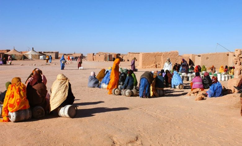 Algerian captives prevent Tindouf detainees' phones from being charged
