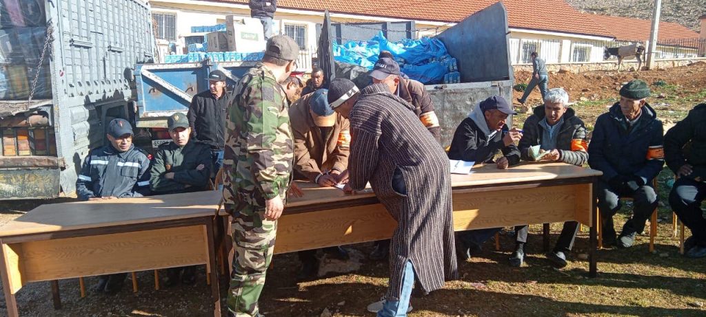 Ifrane.. The authorities distribute aid to prepare for the cold in the community of Oued Ifrane