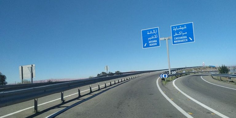 In violation of the laws…buses that dump their passengers on the highway, Settat al-Bayda