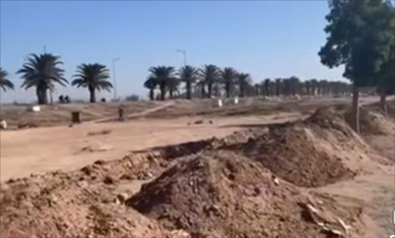 Inezgane.. Trenches dug to impose high parking rates on motorists (photo)