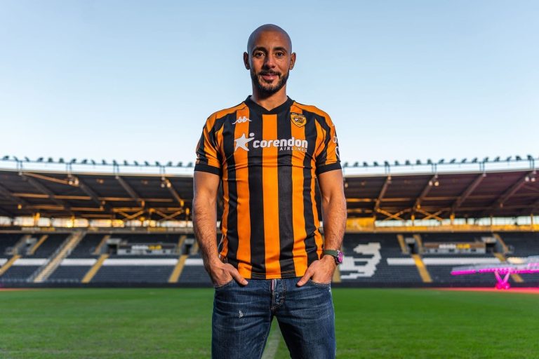 Officially… Amrabat settles in England after being close to Wydad