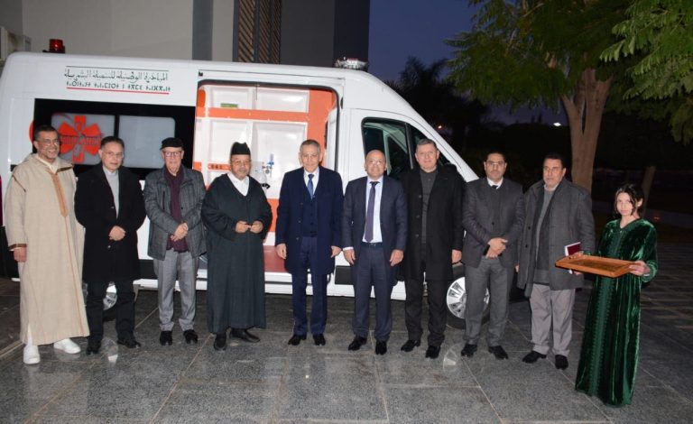 Oujda .. The governor offers an ambulance to the Islamic charitable company