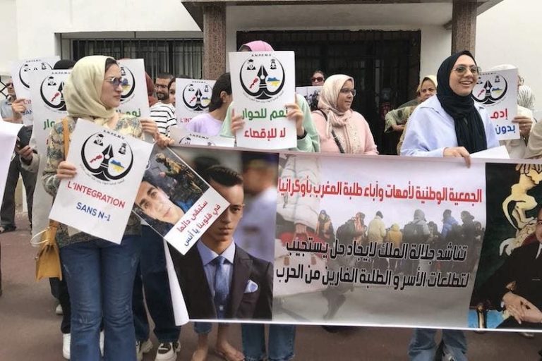 Parents of Moroccan students in Ukraine complain about the slowness and difficulties of processing their children's files